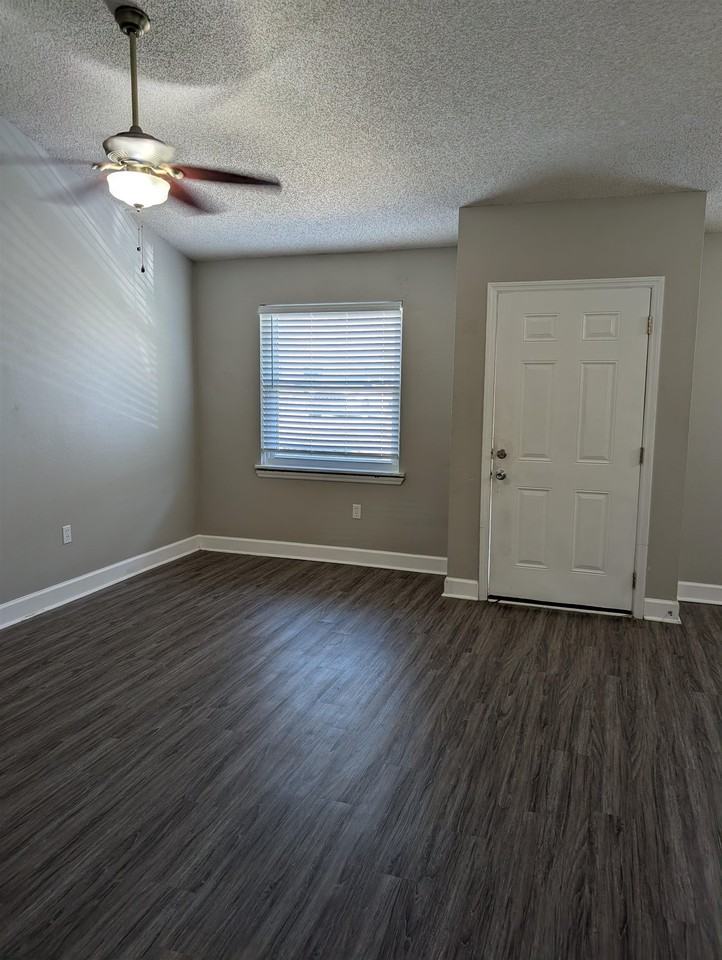 447 Cactus St - Photo 3 of 15