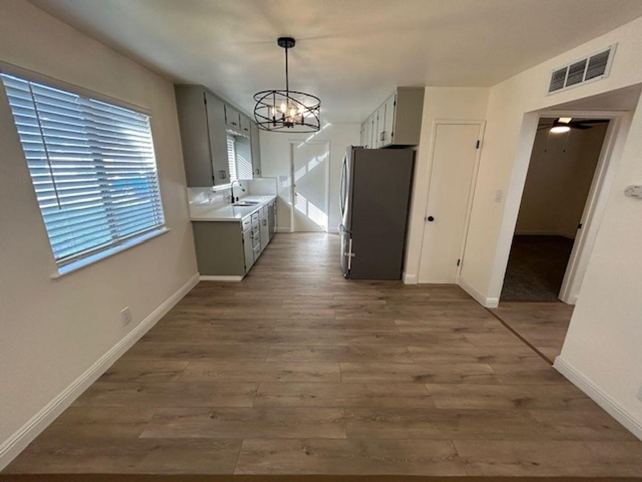 1608 S Central St - Photo 3 of 14