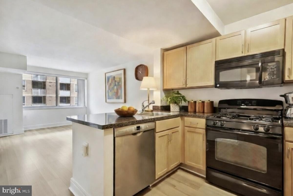 800 4th St Sw Apt S113 #S113 - Photo 4 of 34