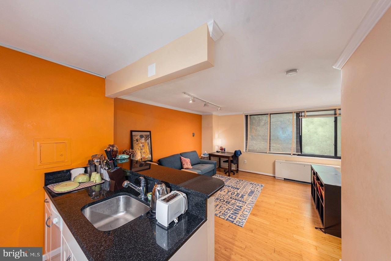 2030 F St Nw Apt 209 - Photo 3 of 5