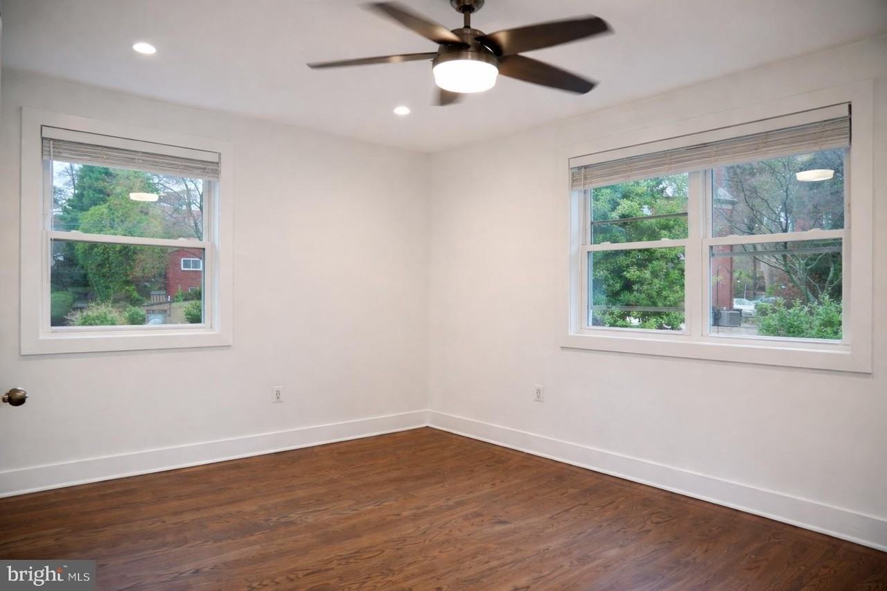 1633 Kalmia Rd Nw - Photo 7 of 36