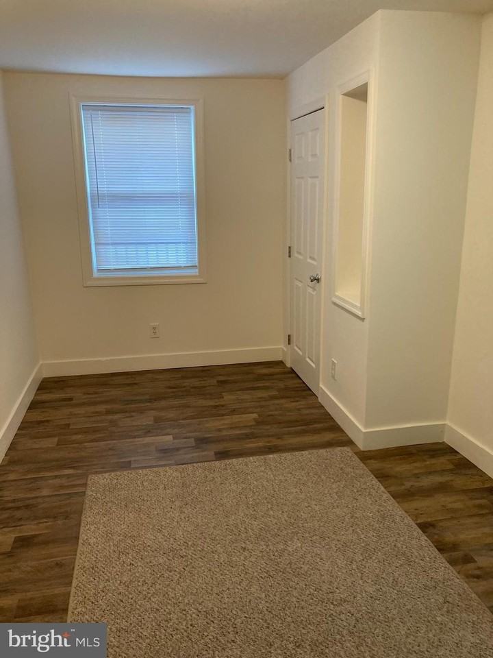623 Columbia Ave #C - Photo 4 of 7