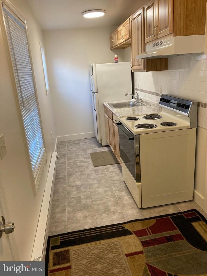623 Columbia Ave #C - Photo 5 of 7