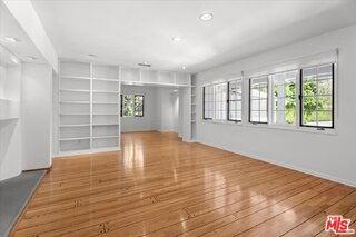 4031 Hollyline Ave - Photo 4 of 8