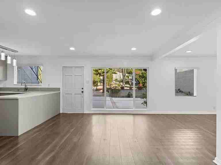 408 Spencer St #A - Photo 6 of 7