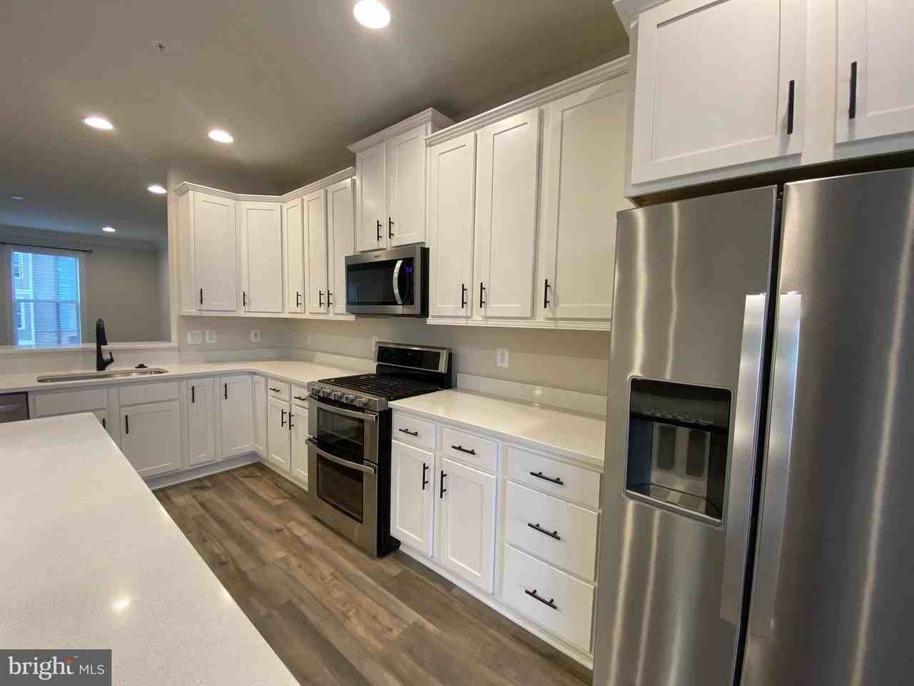 8612 Shady Pines Dr Unit 22710 - Photo 4 of 33