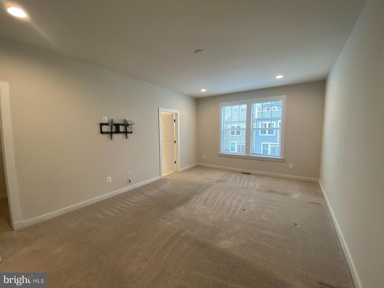 8612 Shady Pines Dr Unit 22710 - Photo 7 of 33