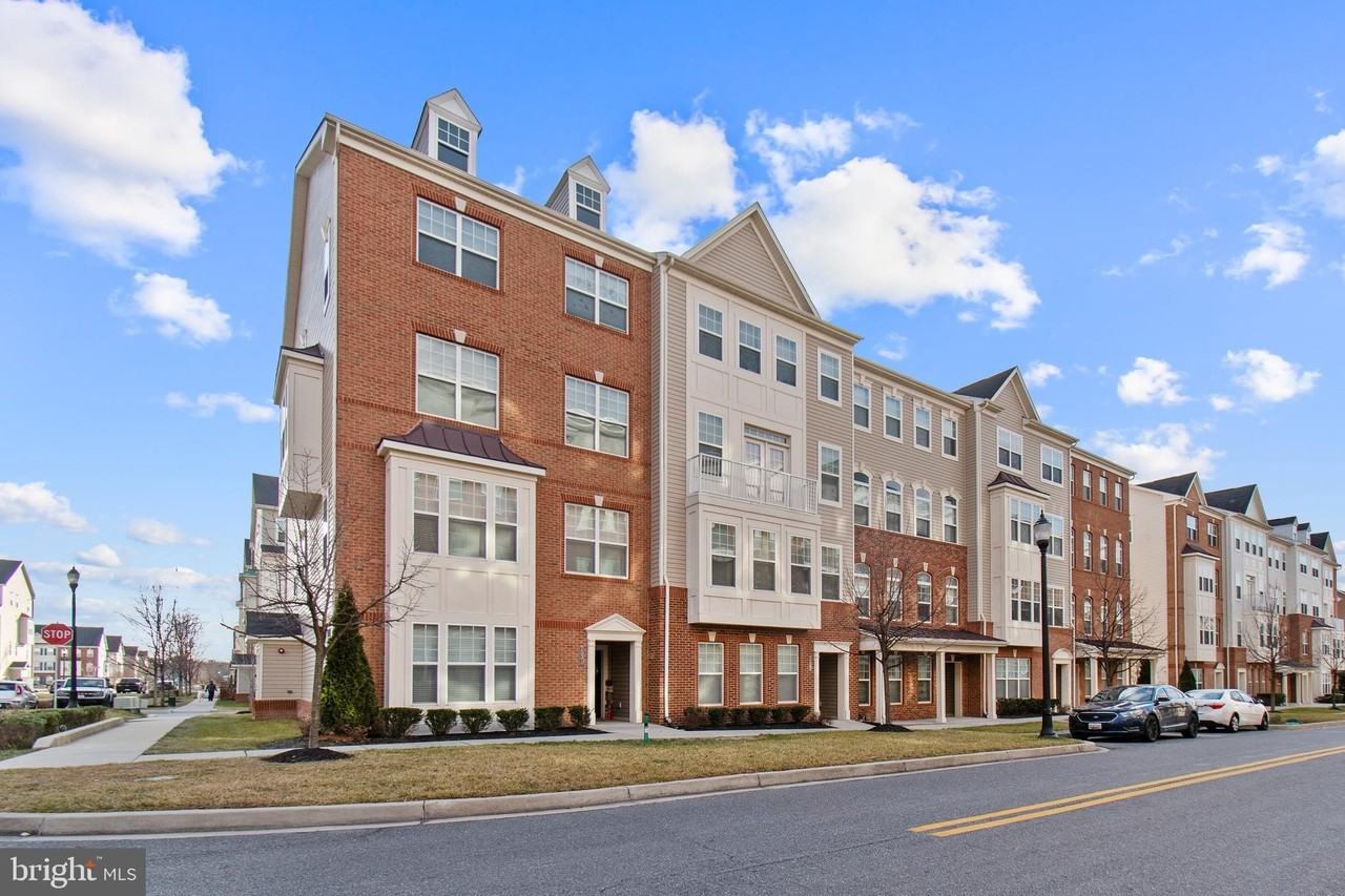 7537 Crowley St Unit B - Photo 2 of 48