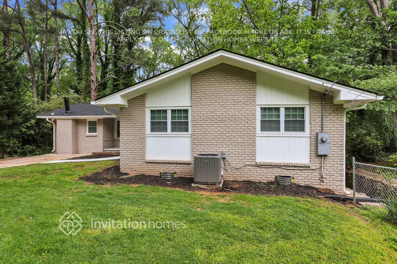 1949 Fort Valley Dr - Photo 2 of 29