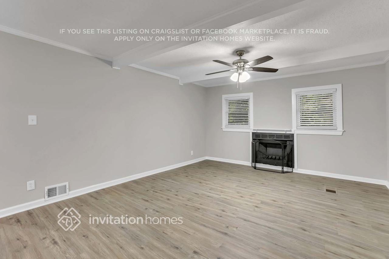 1949 Fort Valley Dr - Photo 5 of 29