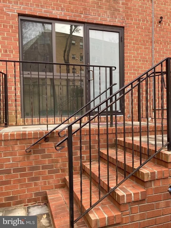 612 Kennebec Ave Apt B2 - Photo 2 of 15