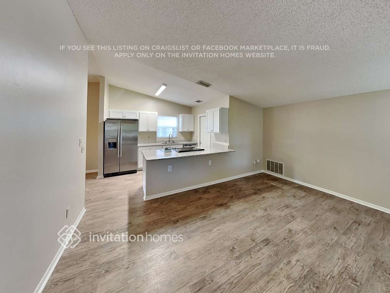 7433 Betty St - Photo 4 of 19