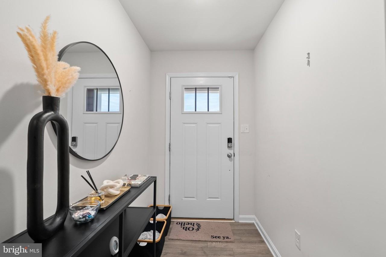 9715 Summerton Dr - Photo 6 of 50