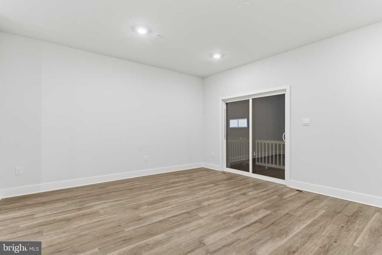 5221 Manor Park Way - Photo 5 of 34