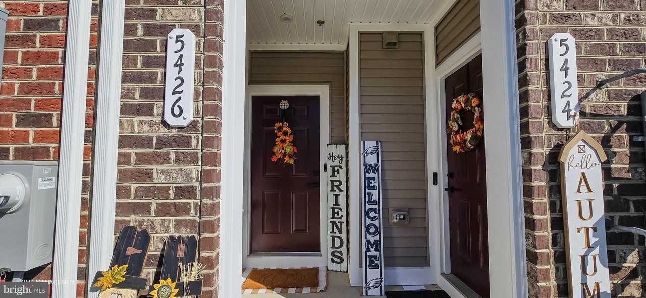 5426 Greenpoint Ln - Photo 6 of 50