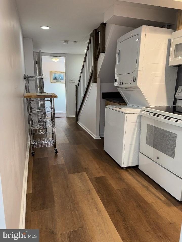 6 N Main St Apt A - Photo 5 of 29