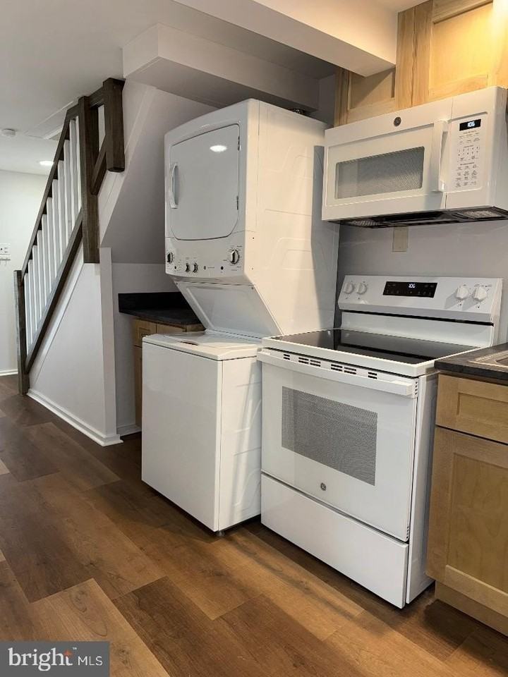 6 N Main St Apt A - Photo 6 of 29