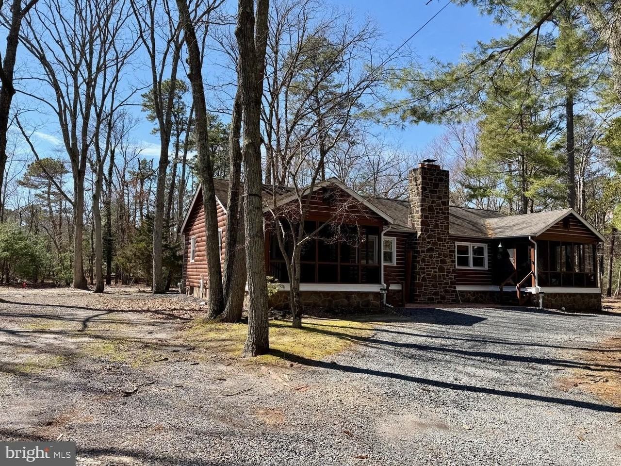 1176 Stokes Rd - Photo 3 of 27