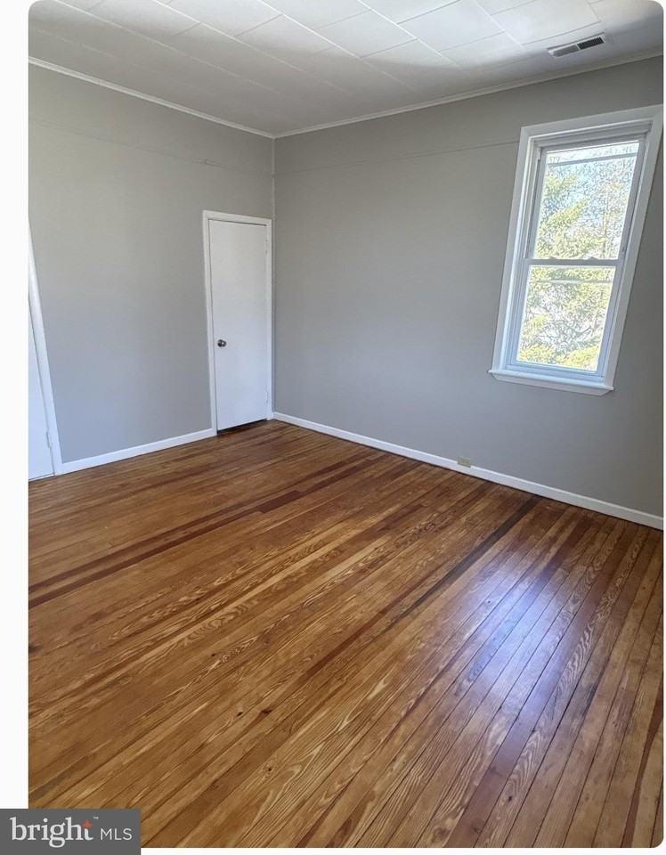 109 Union Ave Unit B - Photo 3 of 8