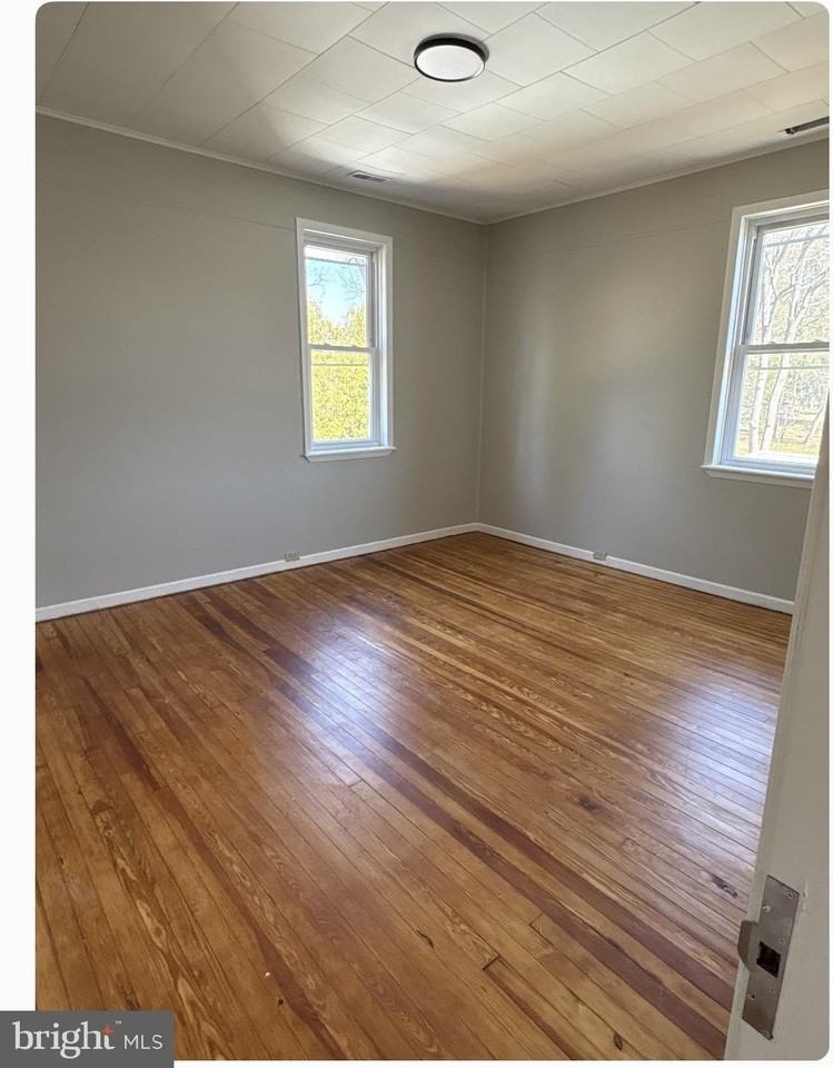 109 Union Ave Unit B - Photo 4 of 8