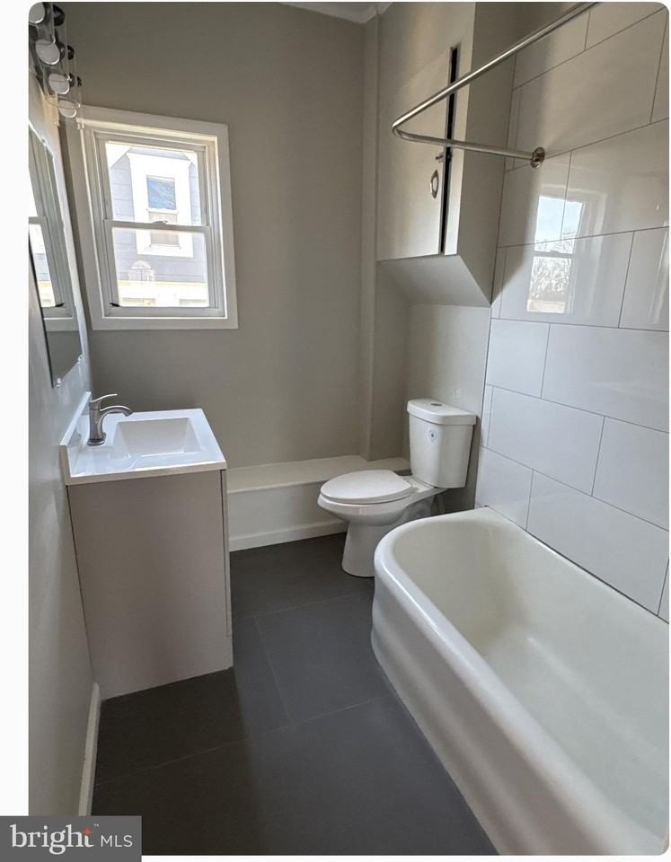 109 Union Ave Unit B - Photo 7 of 8