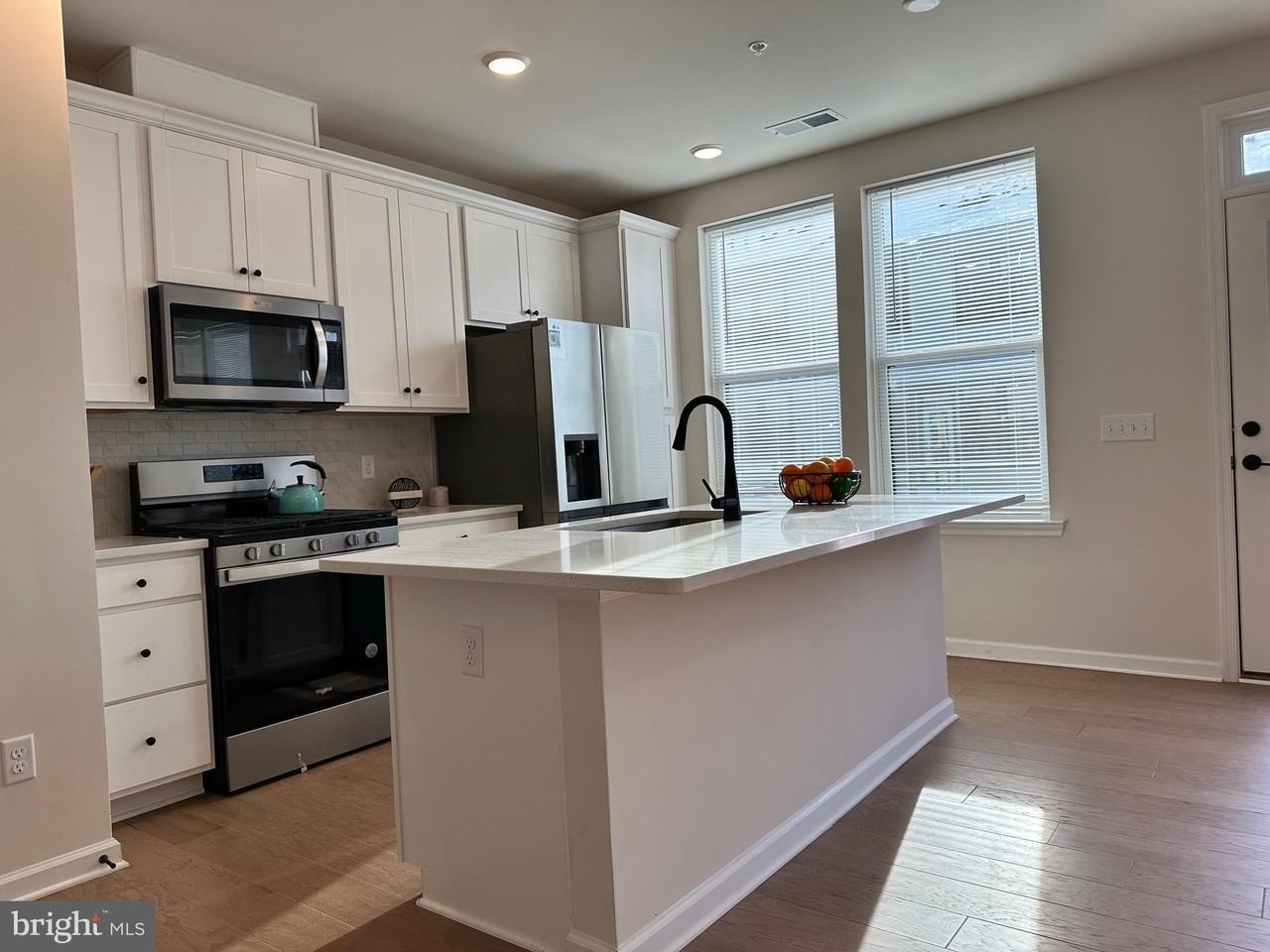 807 Shay Blvd - Photo 3 of 20