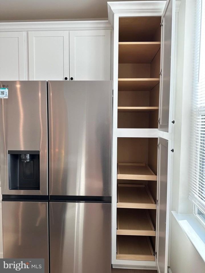 807 Shay Blvd - Photo 4 of 20