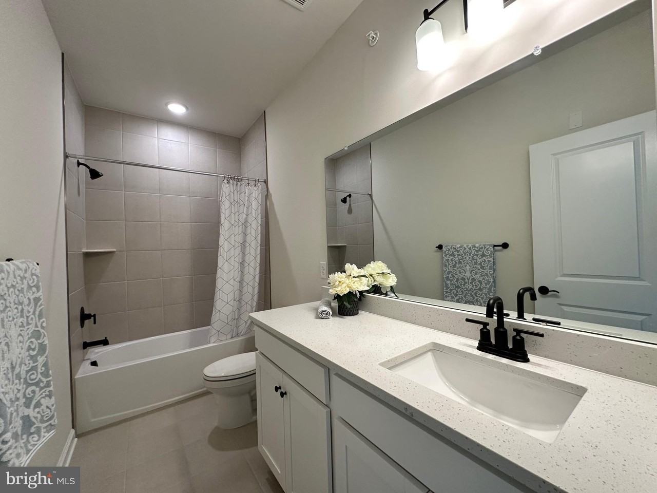 807 Shay Blvd - Photo 5 of 20