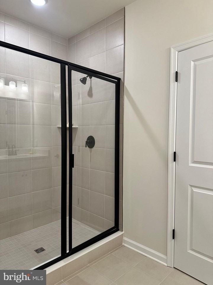 807 Shay Blvd - Photo 7 of 20