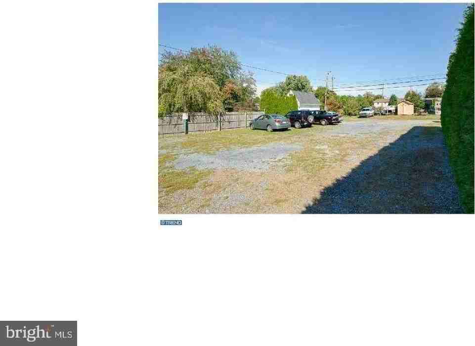 18 N Pearl St - Photo 3 of 10