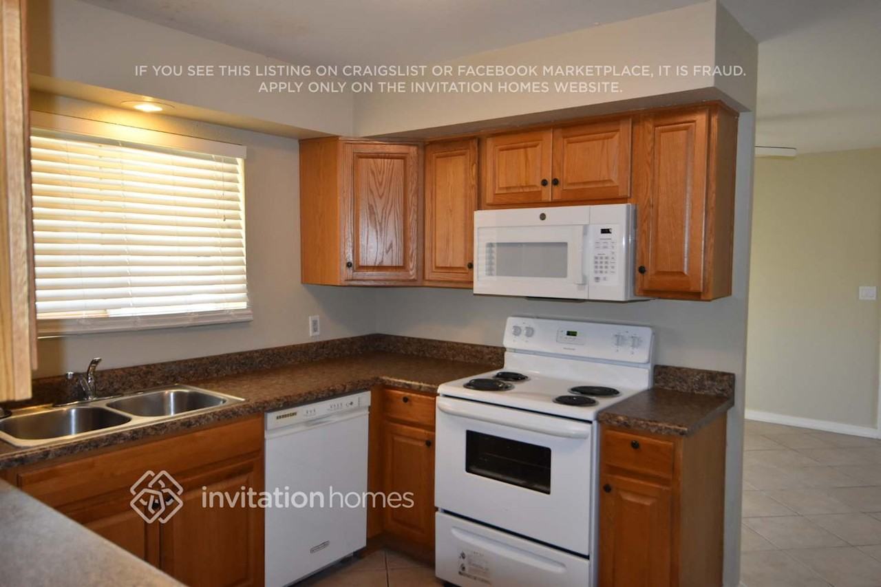 7132 W Beryl Ave - Photo 4 of 12