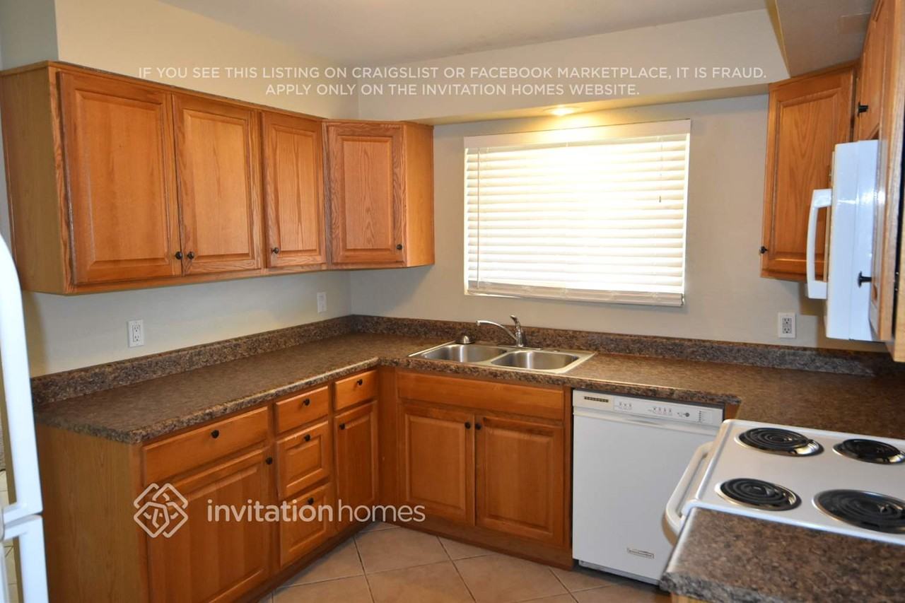 7132 W Beryl Ave - Photo 5 of 12