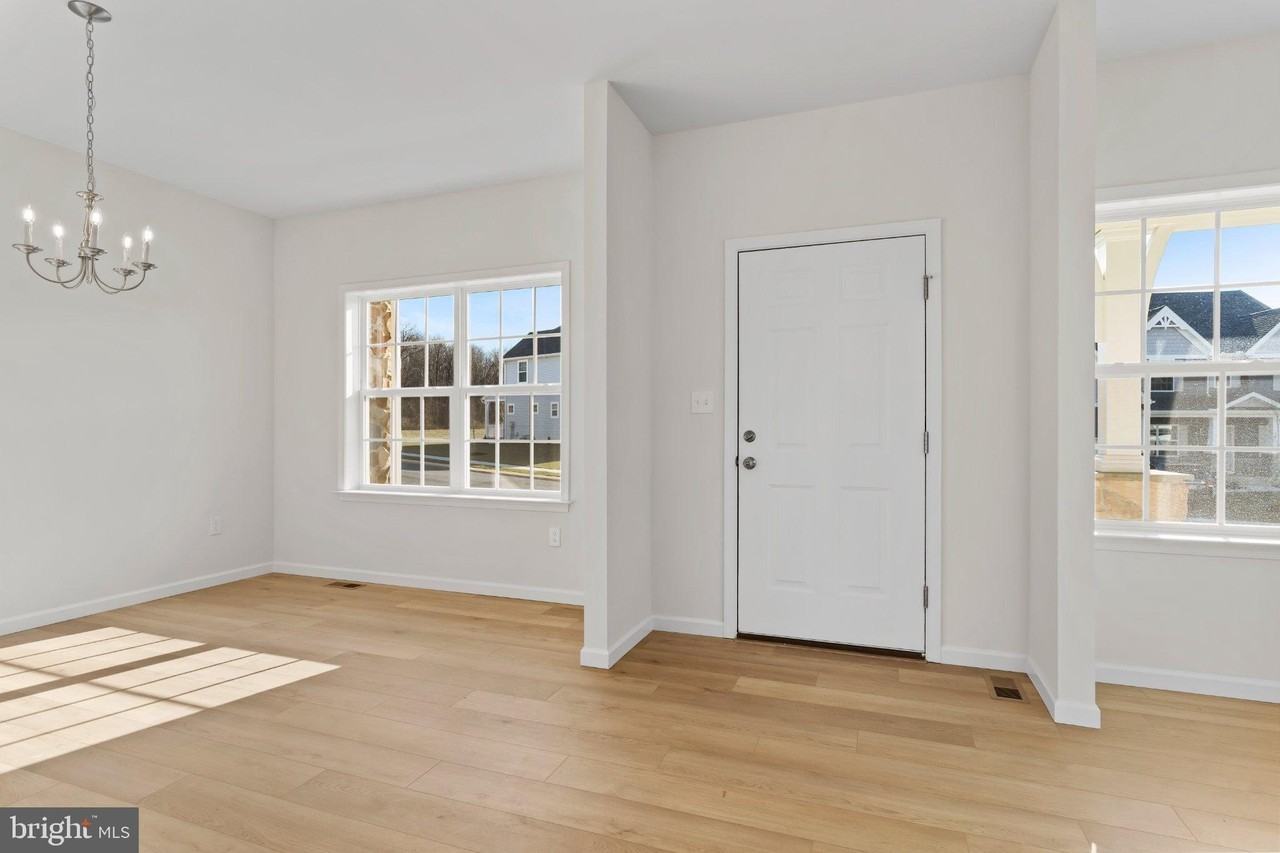 32 Pamela Dr - Photo 7 of 39