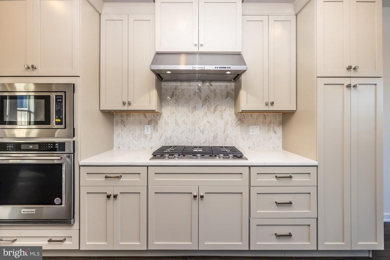 302 Star Tavern Ln - Photo 3 of 45