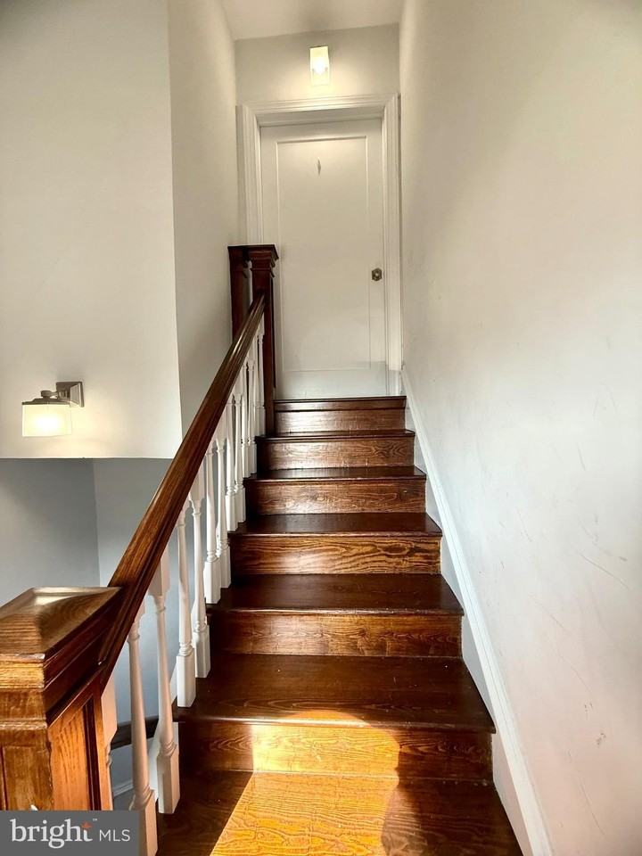 815 Fayette St Apt 3 - Photo 4 of 35