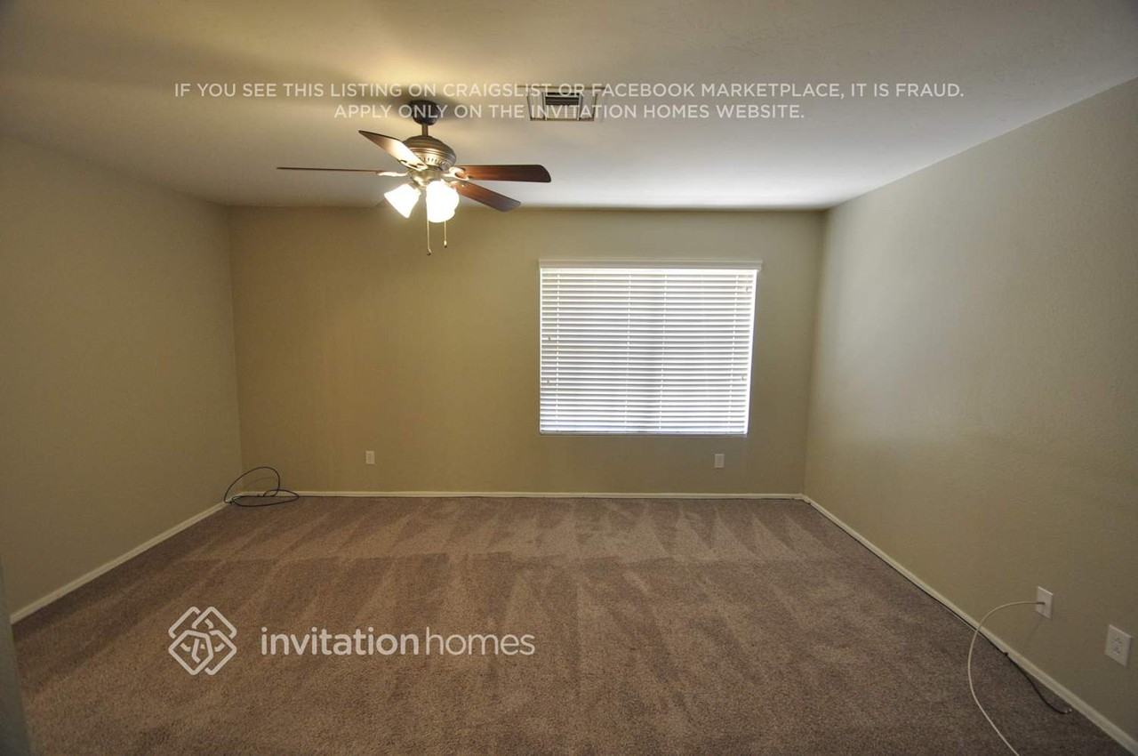 10246 N 66th Ave - Photo 4 of 10