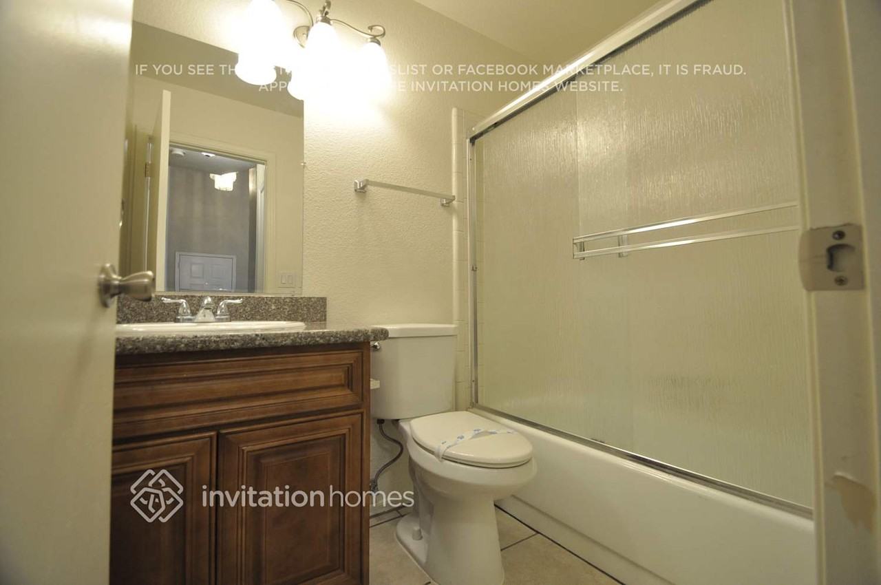 10246 N 66th Ave - Photo 7 of 10