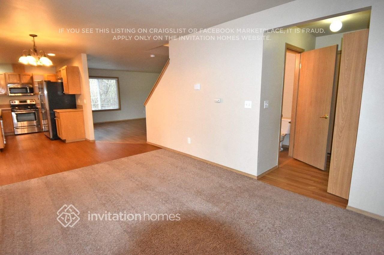 16814 123rd Avenue Ct E - Photo 3 of 10