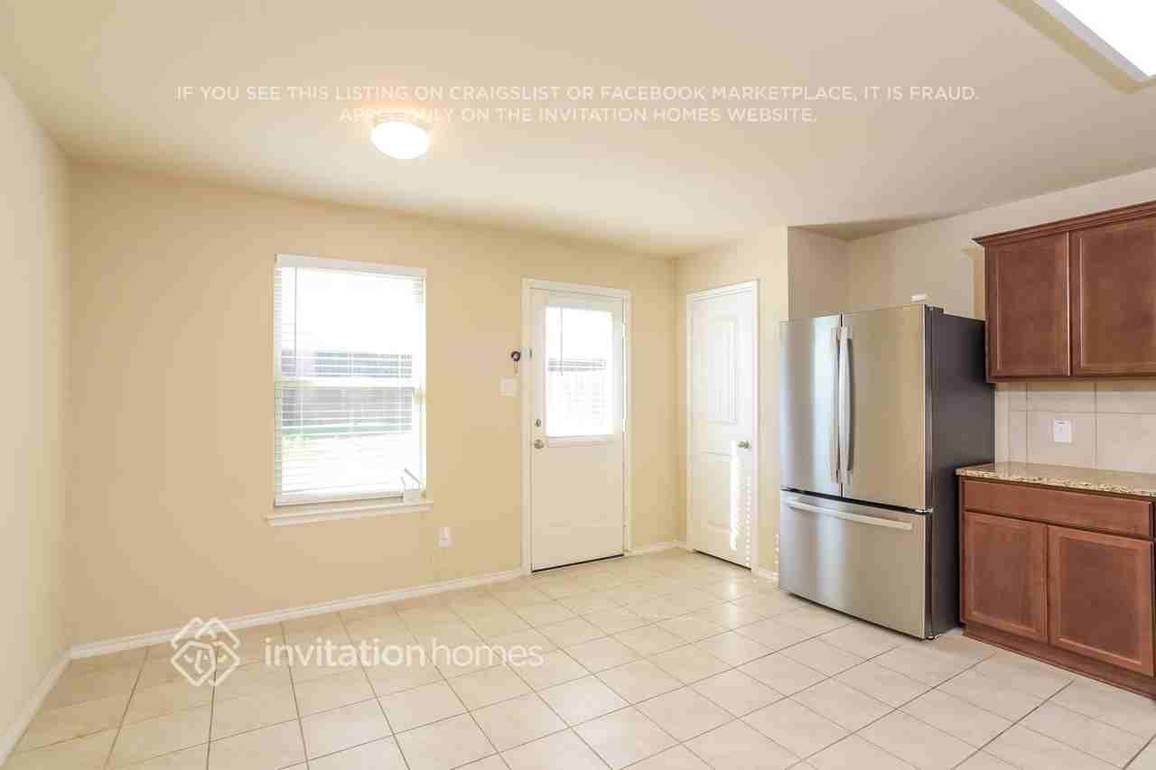 954 Corbitt Ln - Photo 6 of 16