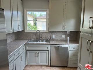 6467 W 85th St - Photo 3 of 8