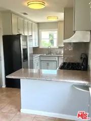 6467 W 85th St - Photo 4 of 8