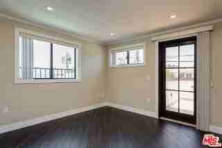 1211 9th St #201 - Photo 4 of 8