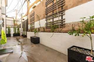 1262 N Sweetzer Ave #109 - Photo 3 of 8