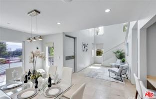 featured image of 3943 Fredonia Dr