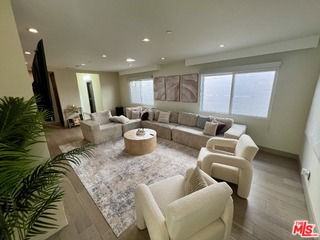 3943 Fredonia Dr - Photo 7 of 8