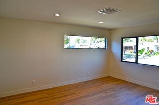 3116 W 81st St - Photo 4 of 8