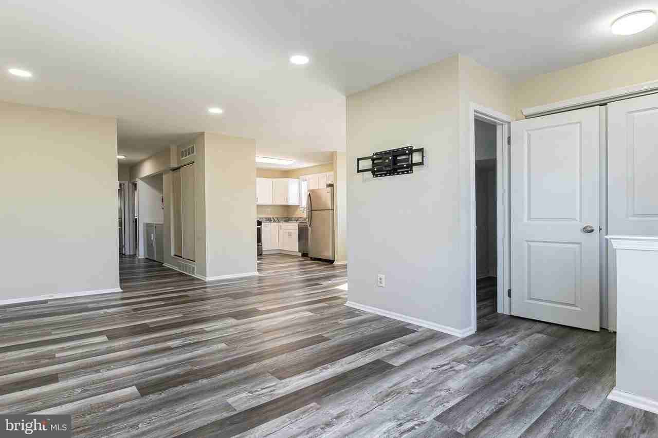 9463 Ashton Rd Unit 1 - Photo 5 of 25