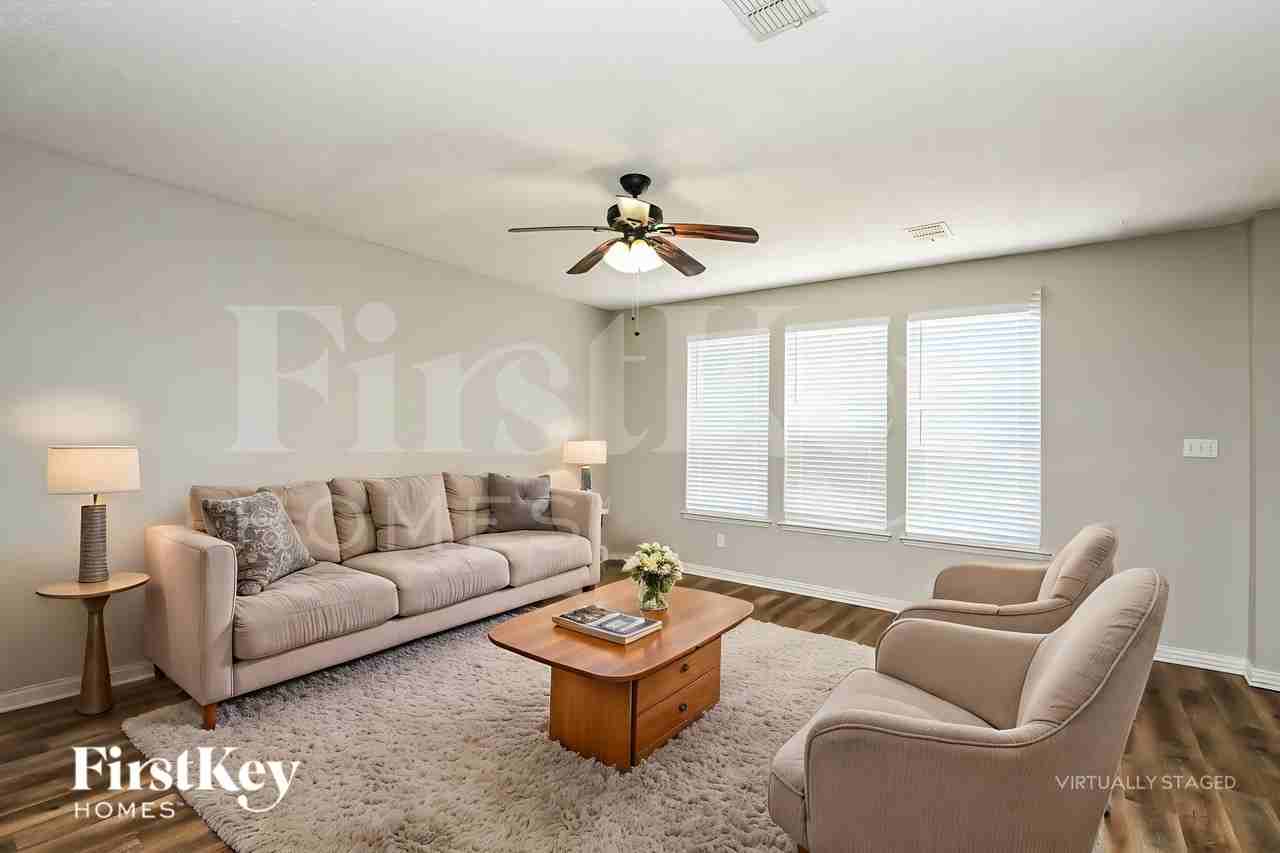 4817 Palm Ridge Dr - Photo 3 of 19