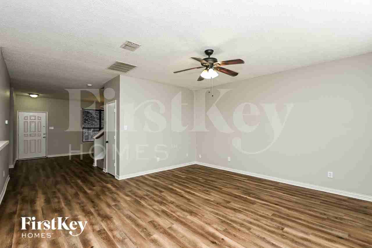 4817 Palm Ridge Dr - Photo 4 of 19