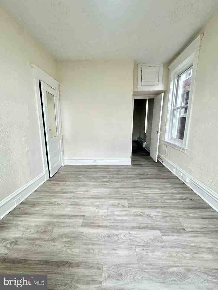 5040 Walnut St Apt 2r - Photo 2 of 7